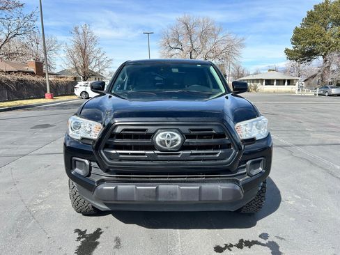 Used 2018 Toyota Tacoma SR image 8