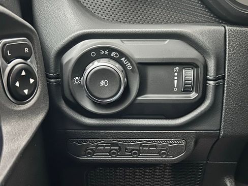 New 2026 Jeep Wrangler Unlimited Rubicon AWD/4WD image 19