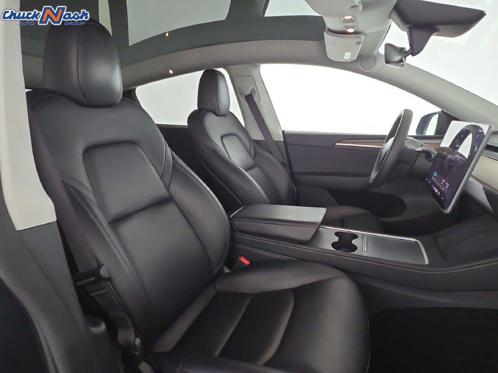 Used 2024 Tesla Model Y 2WD image 30