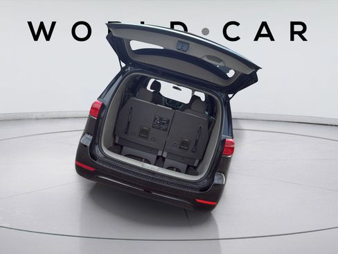 Used 2018 Kia Sedona L FWD image 18