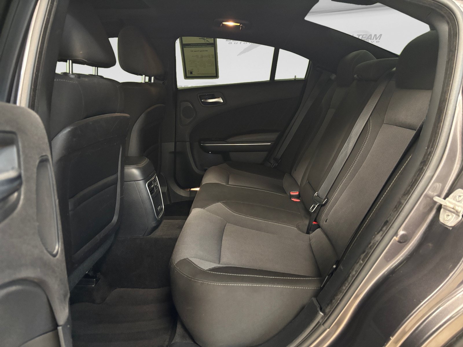 Used 2015 Dodge Charger SXT RWD image 12