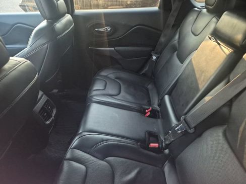 Used 2020 Jeep Cherokee Limited FWD image 21