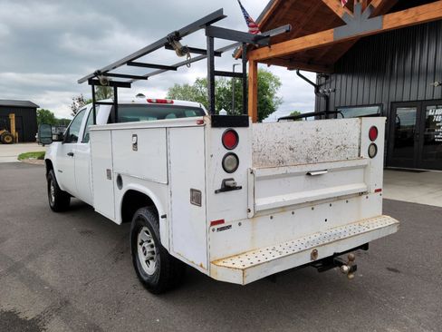 Used 2010 GMC Sierra 2500 W/T RWD image 6