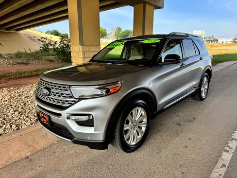 Used 2020 Ford Explorer Limited RWD image 7