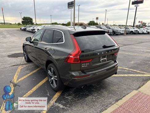 Used 2019 Volvo XC60 T5 Momentum w/ Multimedia Package AWD/4WD image 3