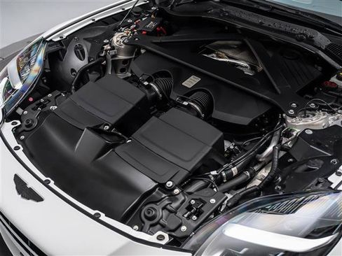 Used 2025 Aston Martin V8 Vantage Coupe RWD image 20