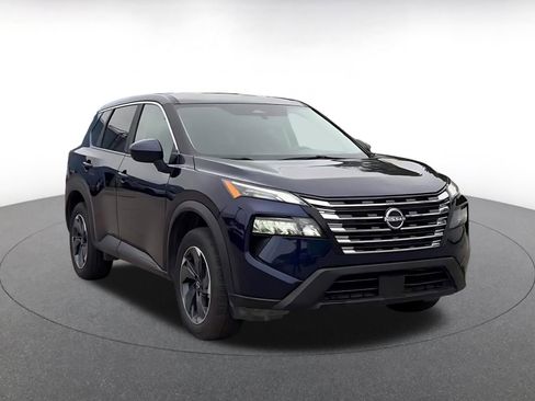 Used 2025 Nissan Rogue SV FWD image 3