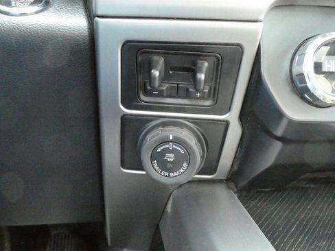 Used 2022 Ford F450 Platinum w/ FX4 Off-Road Package image 32