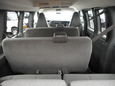 Used 2017 Chevrolet Express 3500 LT w/ LT Preferred Equipment Group RWD image 18