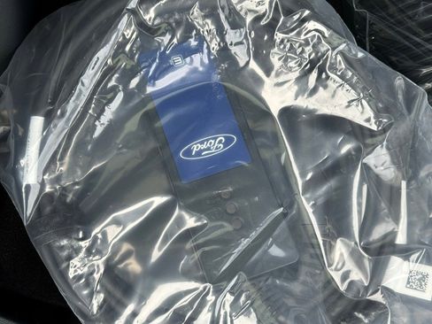 New 2025 Ford Escape SE image 36