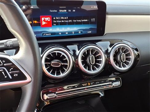 Used 2025 Mercedes-Benz CLA 250 4MATIC image 9