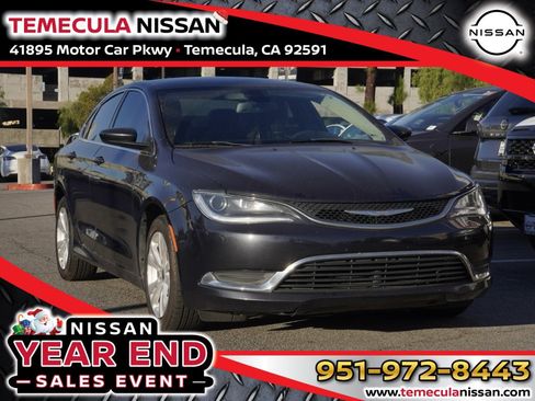 Used 2017 Chrysler 200 Limited Platinum image 1