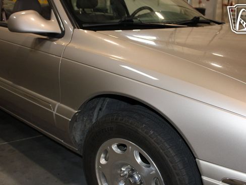 Used 1999 Lincoln Continental FWD image 40