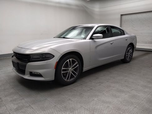 Used 2019 Dodge Charger SXT AWD/4WD image 2