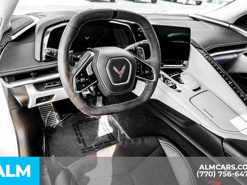 Used 2021 Chevrolet Corvette Stingray w/ Z51 Performance Package image 24