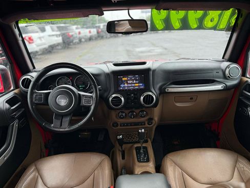 Used 2016 Jeep Wrangler Unlimited Sahara AWD/4WD image 18