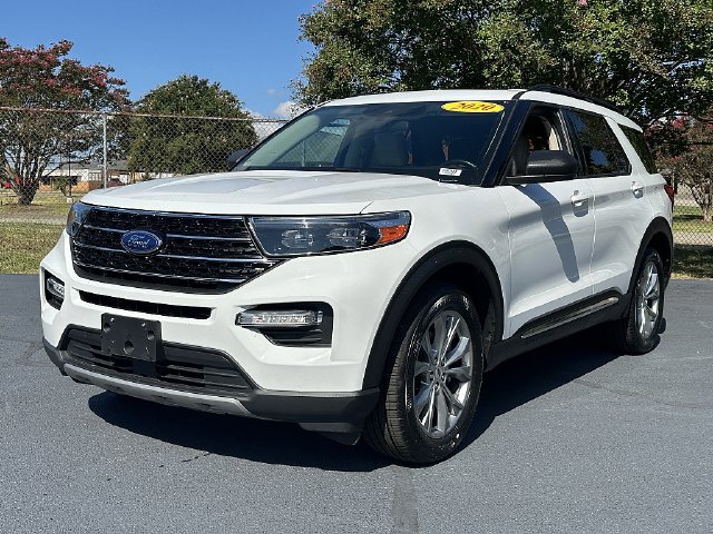 Used 2020 Ford Explorer XLT w/ Equipment Group 202A AWD/4WD image 3