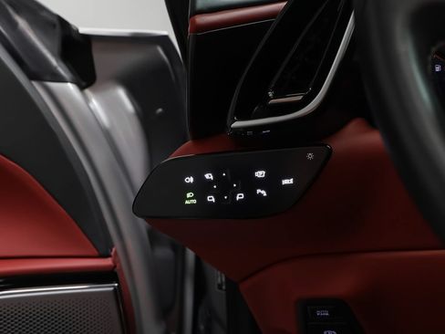 Certified 2025 Ferrari Roma Spider RWD image 51