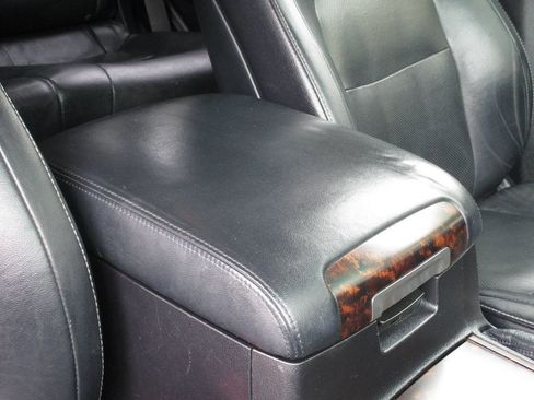 Used 2014 Toyota Land Cruiser image 20