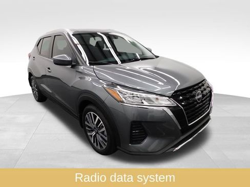 Used 2024 Nissan Kicks SV image 2