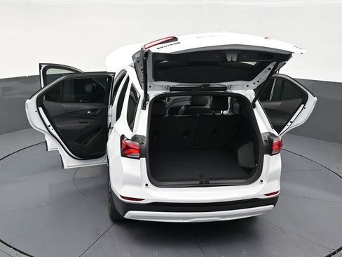 Used 2024 Chevrolet Equinox RS w/ RS Leather Package FWD image 32
