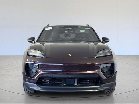 Certified 2025 Porsche Macan Electric image 11