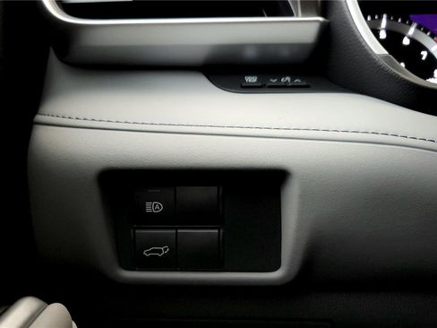 Certified 2021 Toyota Highlander XLE image 46