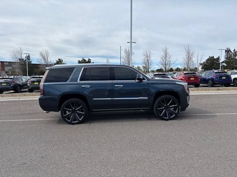 Used 2019 Cadillac Escalade Premium Luxury AWD/4WD image 2