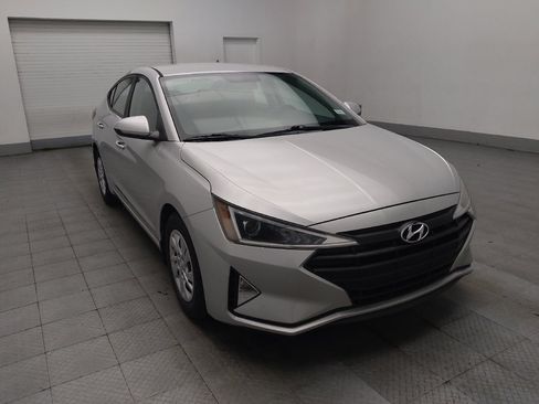 Used 2019 Hyundai Elantra SE FWD image 13