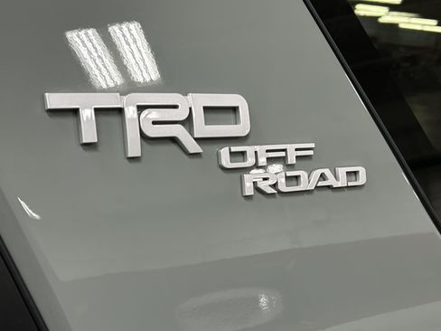 Used 2023 Toyota 4Runner TRD Off-Road Premium w/ Moonroof Package AWD/4WD image 29