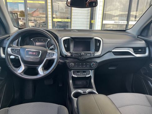 Used 2024 GMC Terrain SLE FWD image 31