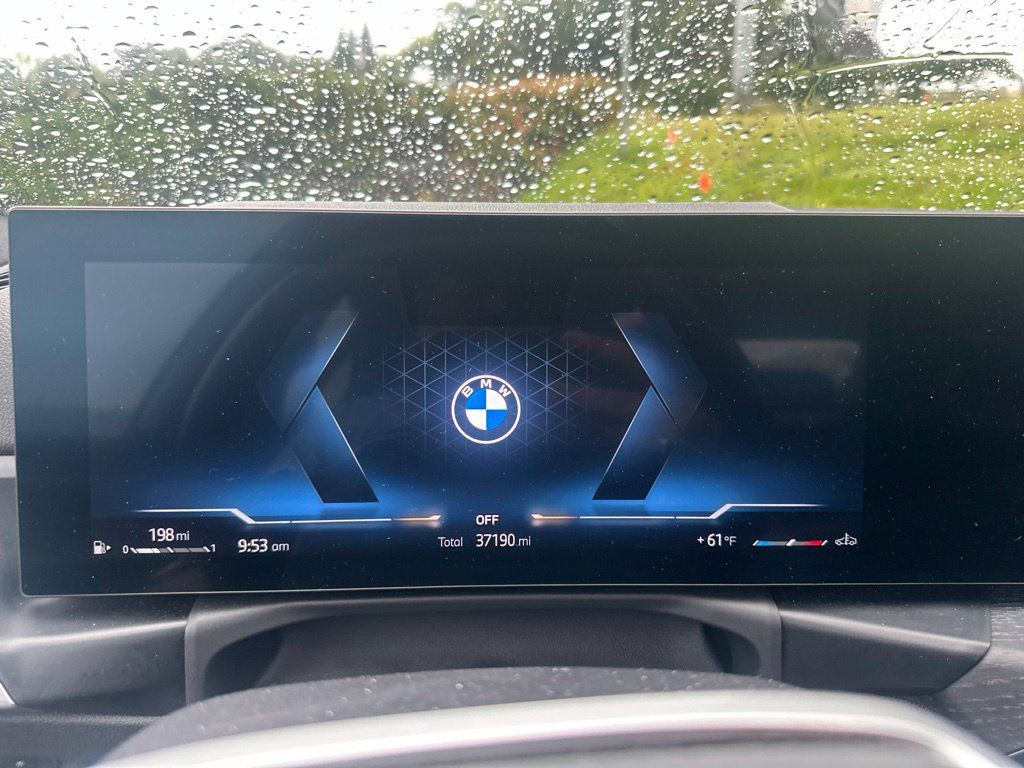 Used 2025 BMW 330i xDrive Sedan AWD/4WD image 23