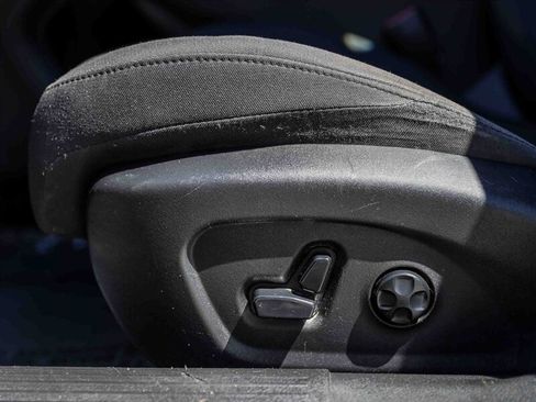Used 2015 Chrysler 200 Limited w/ Convenience Group FWD image 26