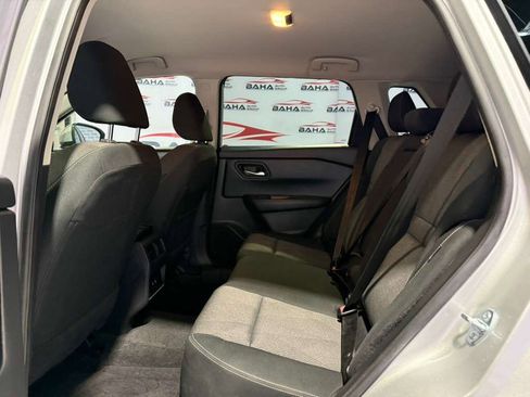 Used 2025 Nissan Rogue SV image 33