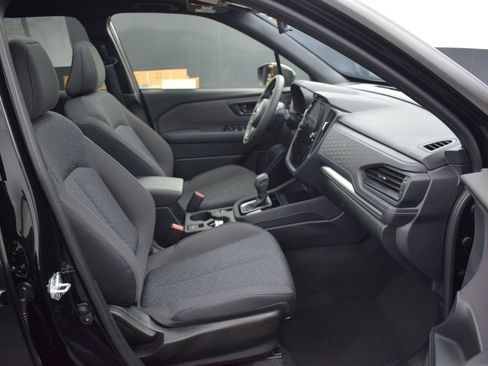 Used 2025 Subaru Forester Premium AWD/4WD image 10