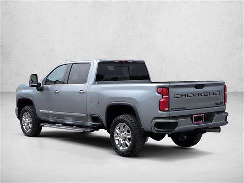 Used 2026 Chevrolet Silverado 2500 High Country w/ High Country Premium Package AWD/4WD image 6