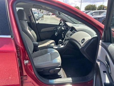 Used 2011 Chevrolet Cruze LT w/ RS Package FWD image 11