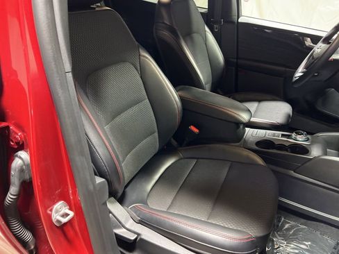 Used 2025 Ford Escape ST-Line AWD/4WD image 8