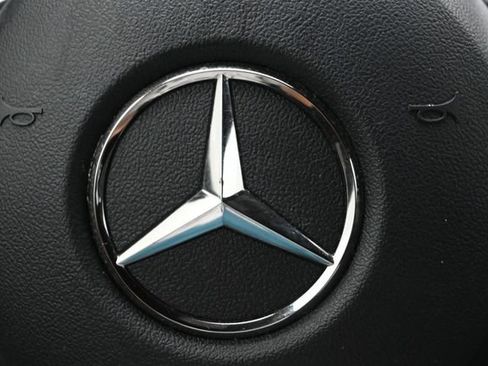 Used 2022 Mercedes-Benz GLC 300 image 9