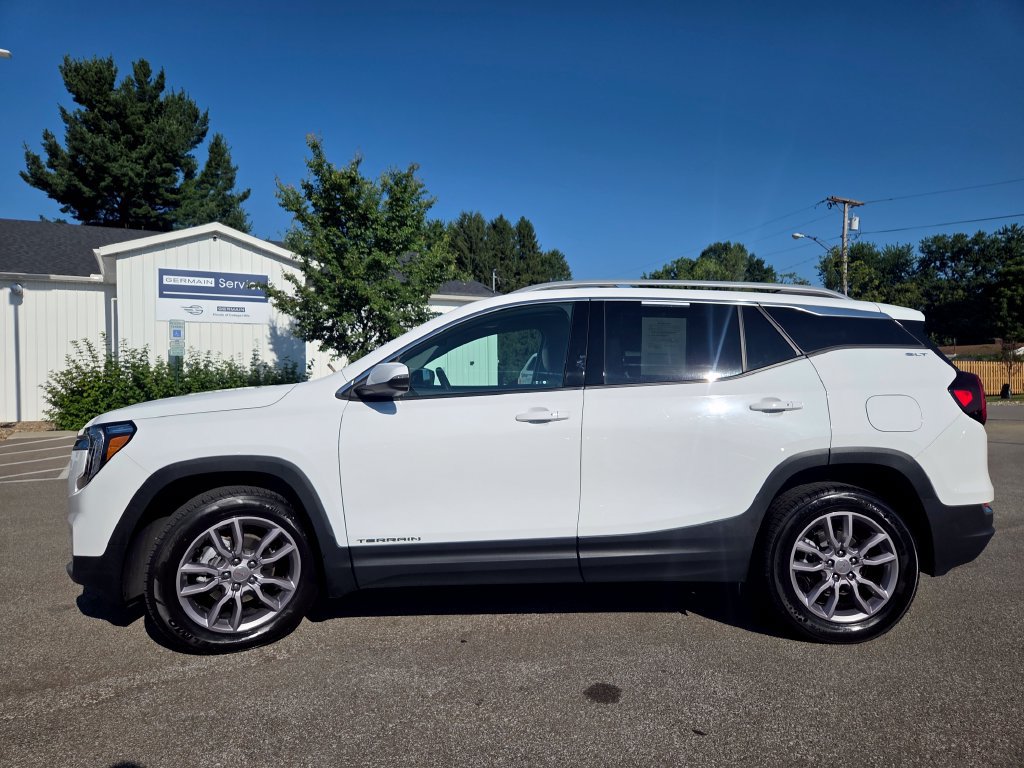 Used 2024 GMC Terrain SLT AWD/4WD image 13