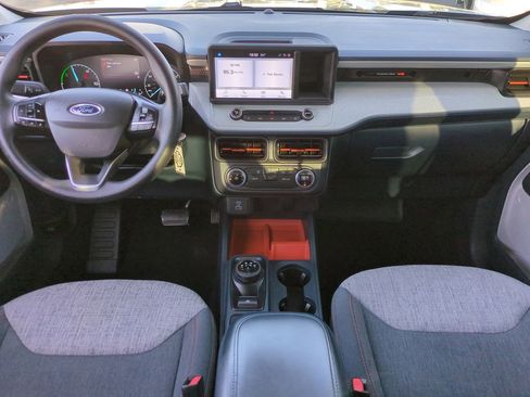 Used 2022 Ford Maverick XLT image 14