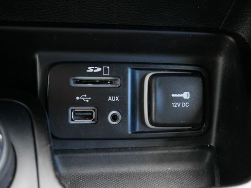Used 2016 Jeep Cherokee Limited AWD/4WD image 32