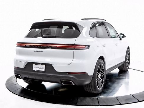 Certified 2025 Porsche Cayenne image 7