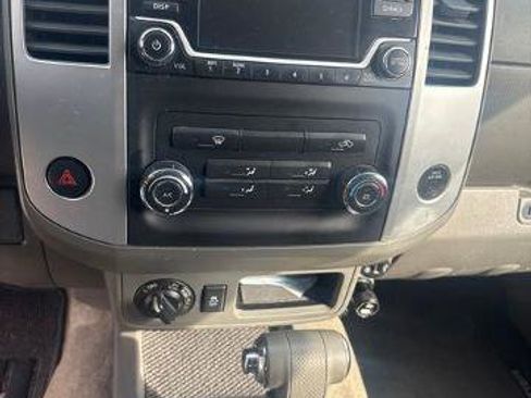 Used 2018 Nissan Frontier SV AWD/4WD image 17