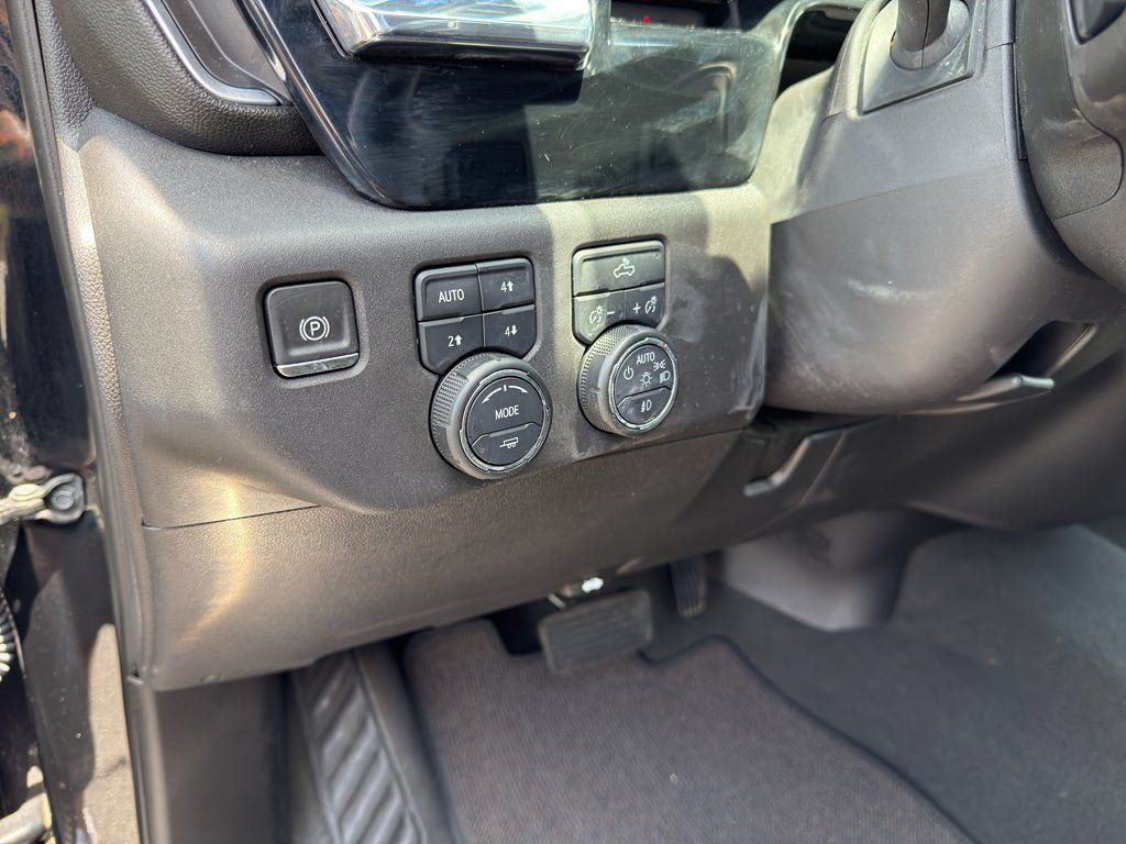 Used 2024 Chevrolet Silverado 1500 LT Trail Boss w/ Protection Package AWD/4WD image 11