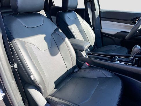 Used 2023 Jeep Compass Limited image 26