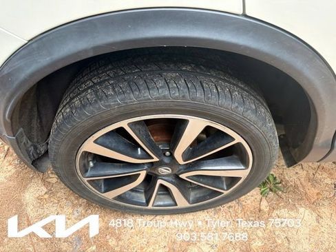 Used 2018 Nissan Rogue Sport SL w/ SL Premium Package FWD image 12