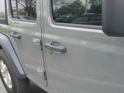 Used 2018 Jeep Wrangler Unlimited Sport S image 14