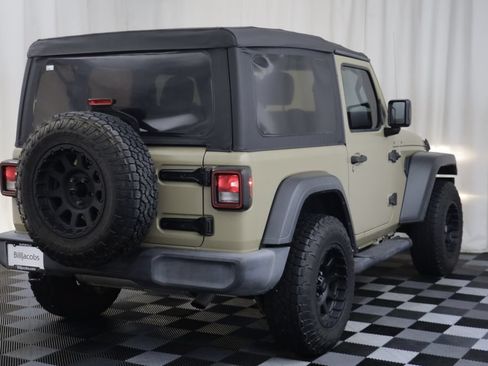 Used 2019 Jeep Wrangler Sport AWD/4WD image 16