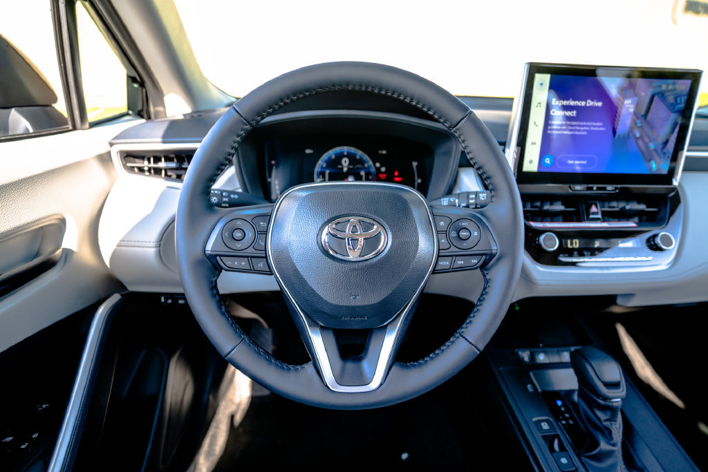 New 2026 Toyota Corolla Cross LE w/ Moonroof Package AWD/4WD image 15